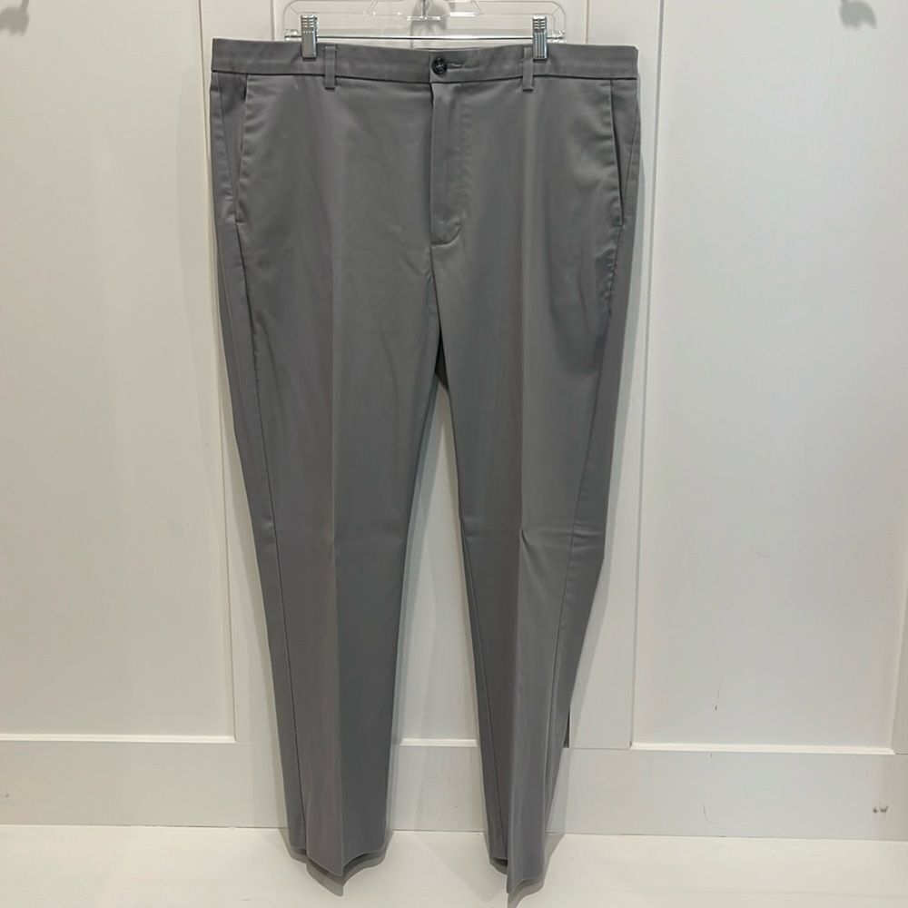 Men's Roundtree & Yorke Total Flex  Grey Slacks